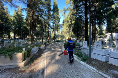 Muğla Büyükşehir'den mezarlıklarda kapsamlı bakım