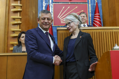 Emine Ülker Tarhan yeniden CHP’de