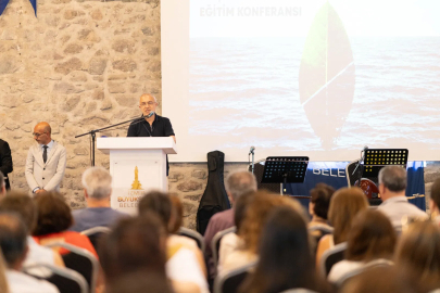 İzmir’deki uluslararası eleştirel eğitim zirvesi başladı