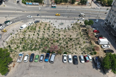 İzmir'de eski benzinlik yeşile dönüştü