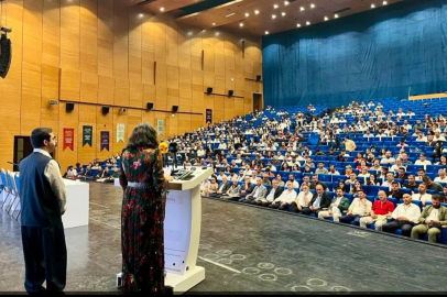 Ağrı Barosu Başkanı Diyarbakır'da konferans verdi