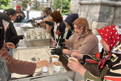 Erzurum Kent Konseyi’nden aşure ikramı