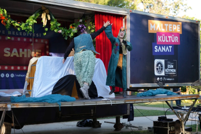 İstanbul Maltepe'de gezici yaz tiyarosu başladı