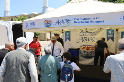 Bursa Büyükşehir'in aşure geleneği Şirinevler'de yaşatıldı