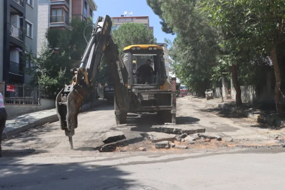Maltepe’de asfalt mesaisi Cevizli’de sürüyor
