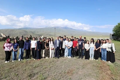 Ağrı Dağı eteğinde Bilim Kafe buluşması