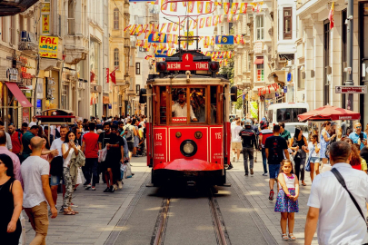 2025'te 2,4 milyon kişi iller arasında göç etti... İstanbul en fazla göç alan ve veren il oldu