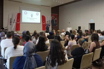Denizli'de bağımlılık ve siber suçlarla mücadele ele alındı