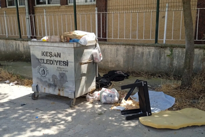 Keşan'da vatandaşlardan ot ve çöp isyanı