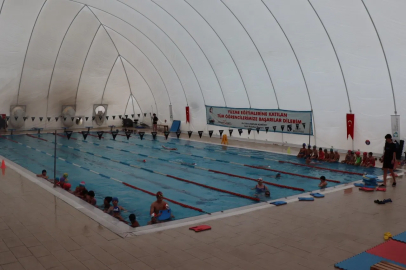 İzmit Belediyesi 8 yılda 25 bin çocuğa yüzme öğretti