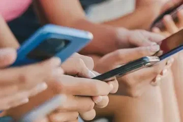 "Dijital Obezite" uyarısı! Fazla içerik tüketimi beyni yoruyor