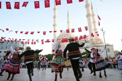 Dünyanın renkleri Maltepe’de buluştu