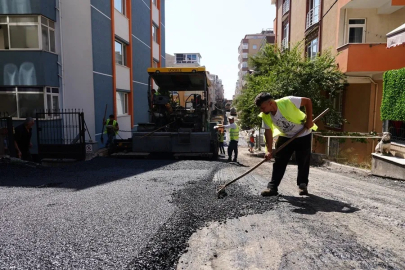 İstanbul Maltepe’de asfalt hamlesiyle yollar yenileniyor