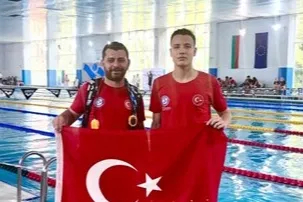 Denizli Büyükşehir Belediyesporlu yüzücüler altın madalyaları topladı