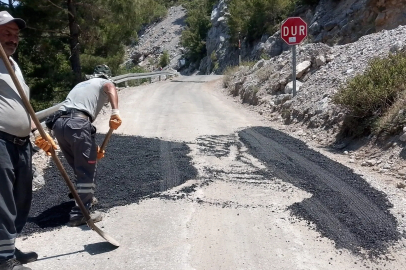 Antalya Büyükşehir’den Alanya kırsalına yol bakımı