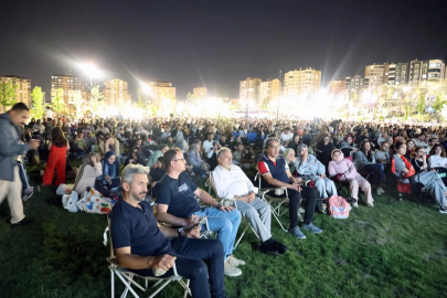 Kayseri Talas'ta yaz akşamları açık hava sinemasıyla renklendi