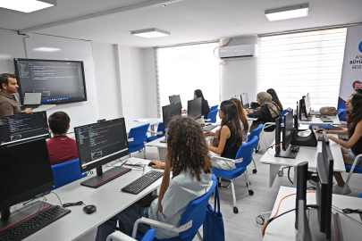 Antalya Dijital Gençlik Merkezi (DİGEM) açıldı