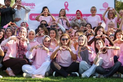 Bakırköy'de yogalı pembe farkındalık