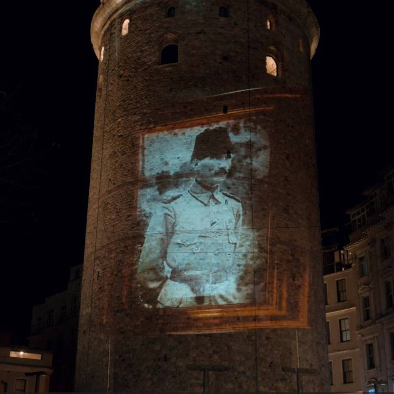 Galata Kulesi Çanakkale ruhuyla aydınlatıldı