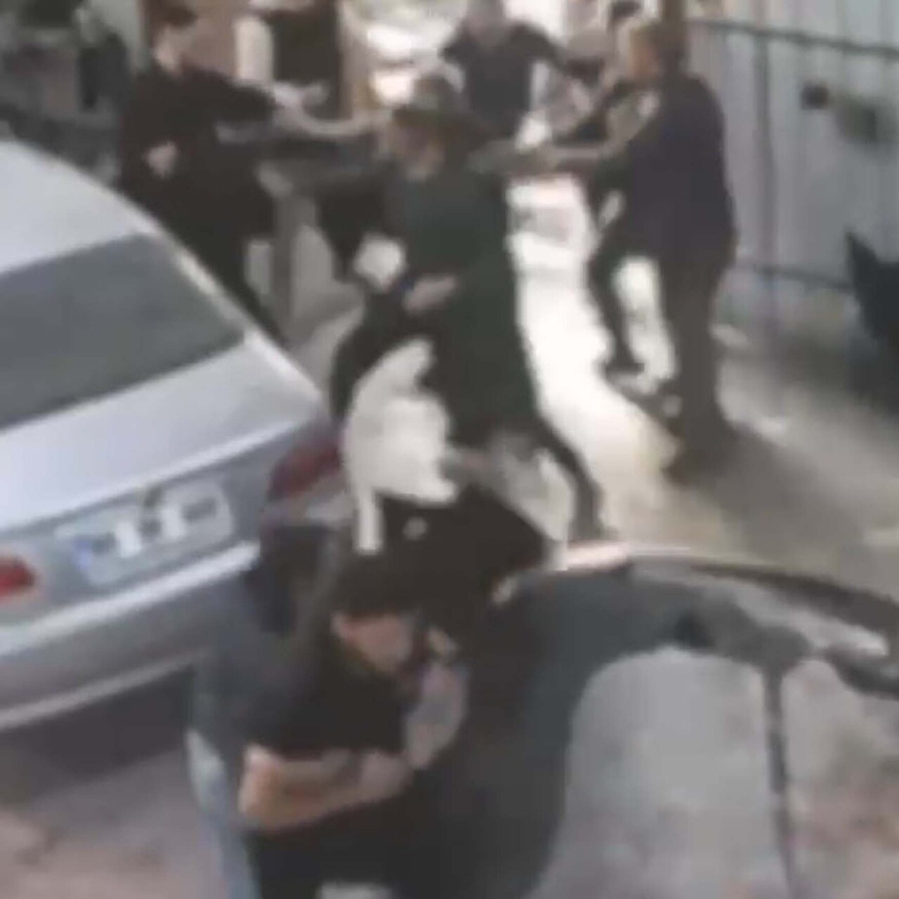 Otomobil servisinde dehşet anları!