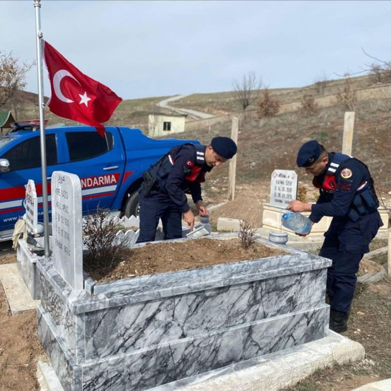 Yozgat’ta şehitliklerde bakım ve onarım