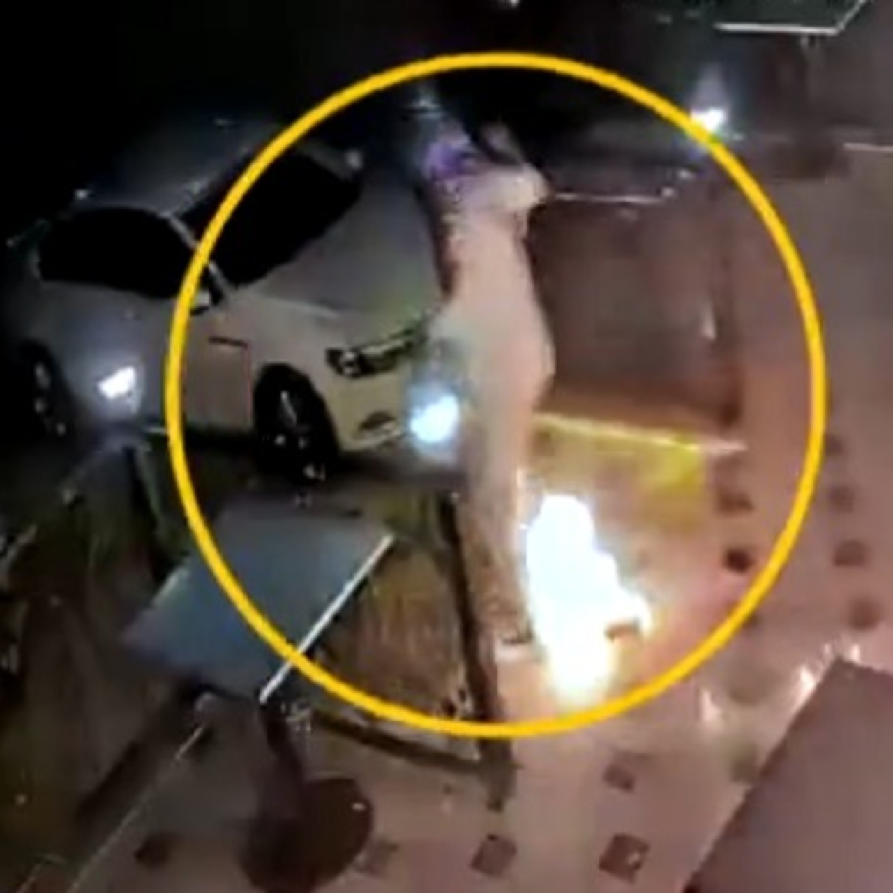 Kundakçı kendini yaktı!