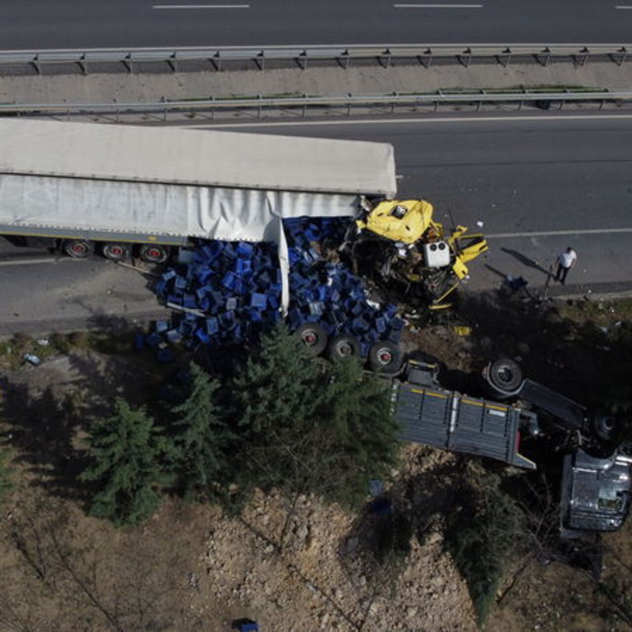 Bilecik’te iki TIR çarpıştı