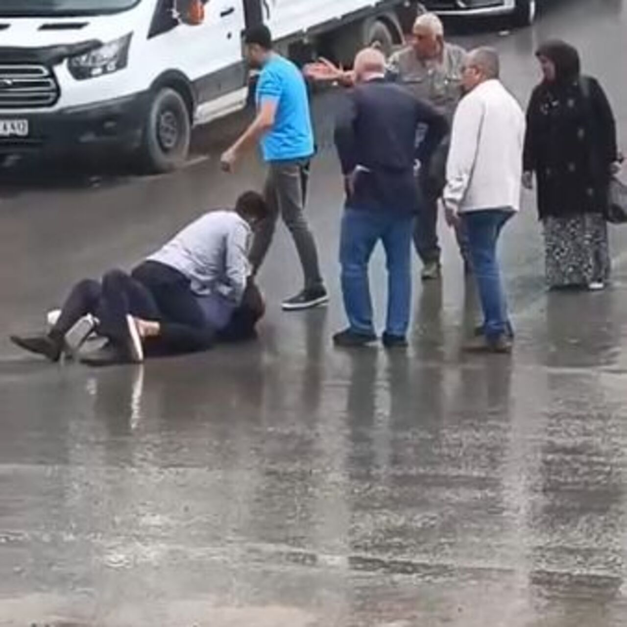 Korku dolu anlar! Pompalı tüfekle saldırdı
