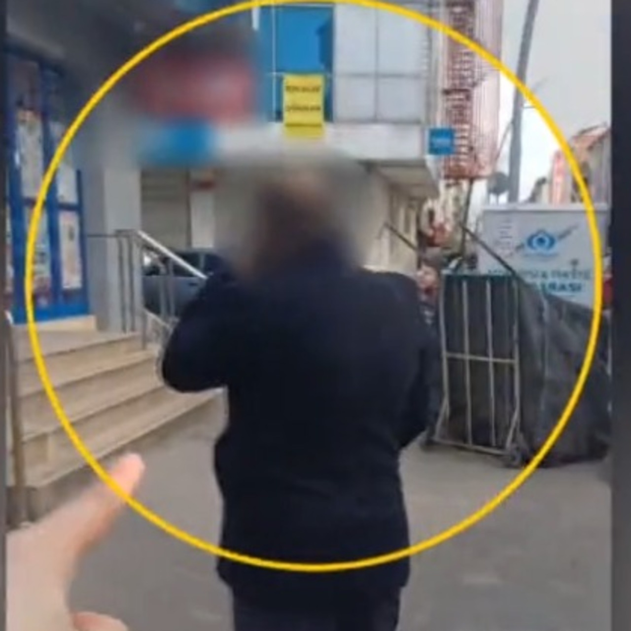 Taciz şüphelisini rezil etti!