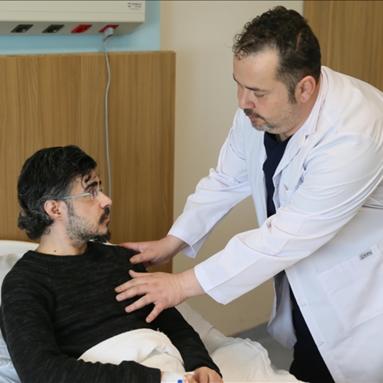 Kıkırdağından göğüs duvarı yapıldı