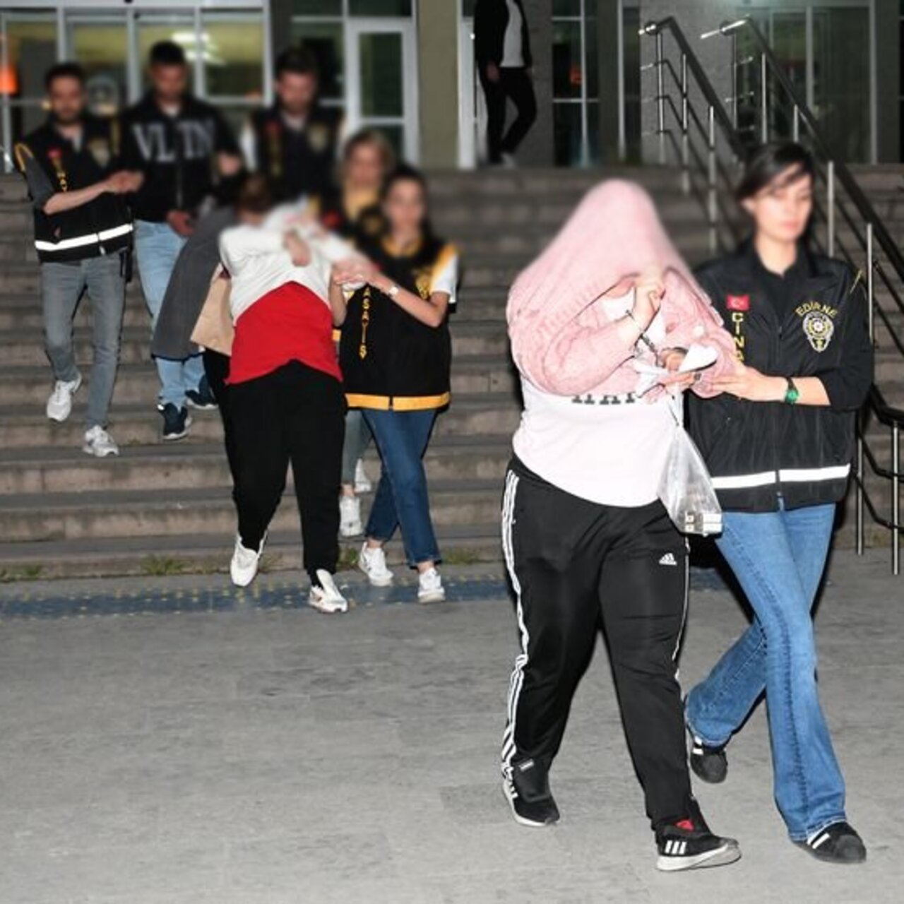 Edirne’de fuhuş operasyonu: 4 tutuklama