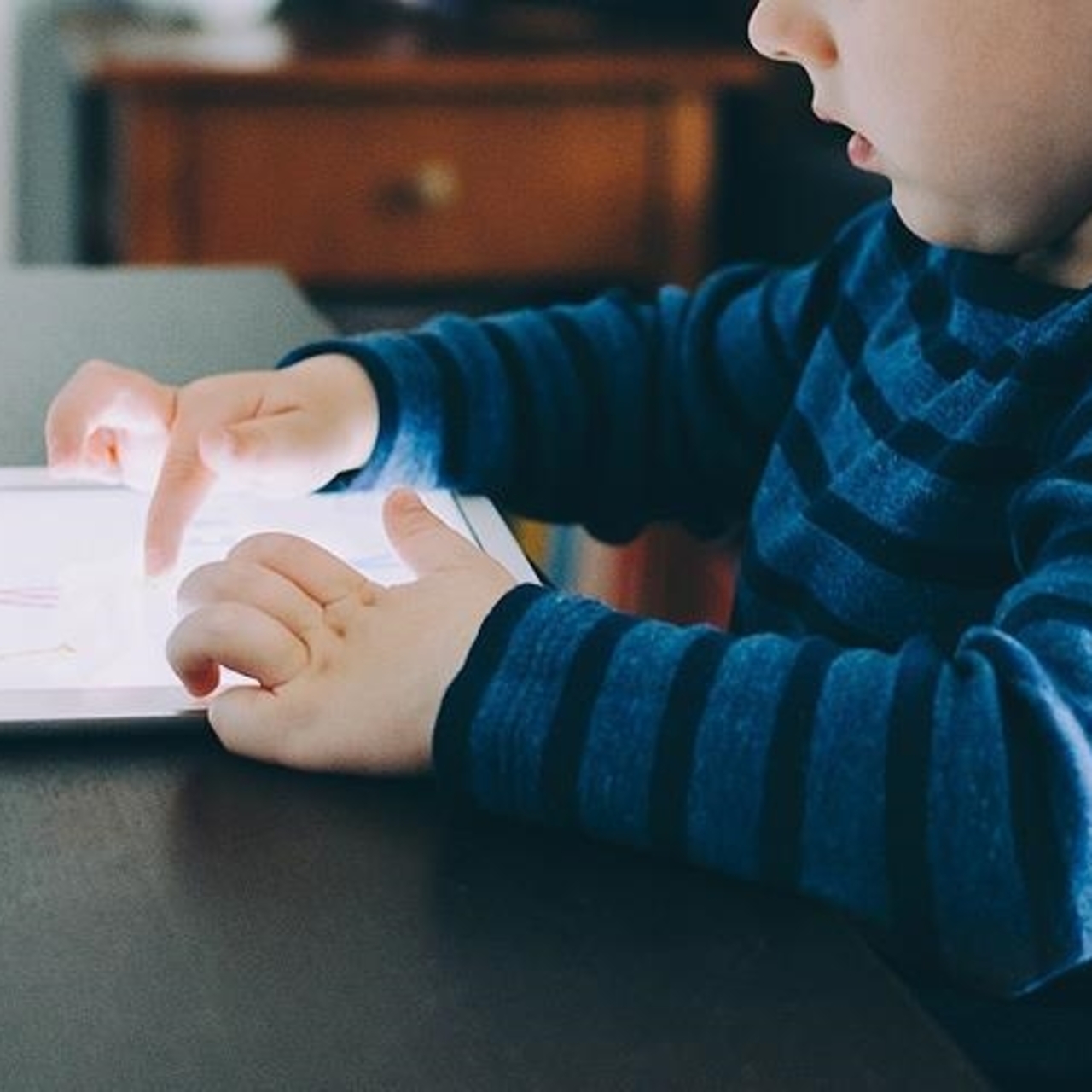 Dünyada çocuk ve gençlere yönelik sosyal medya ve akıllı telefon kısıtlamaları genişliyor