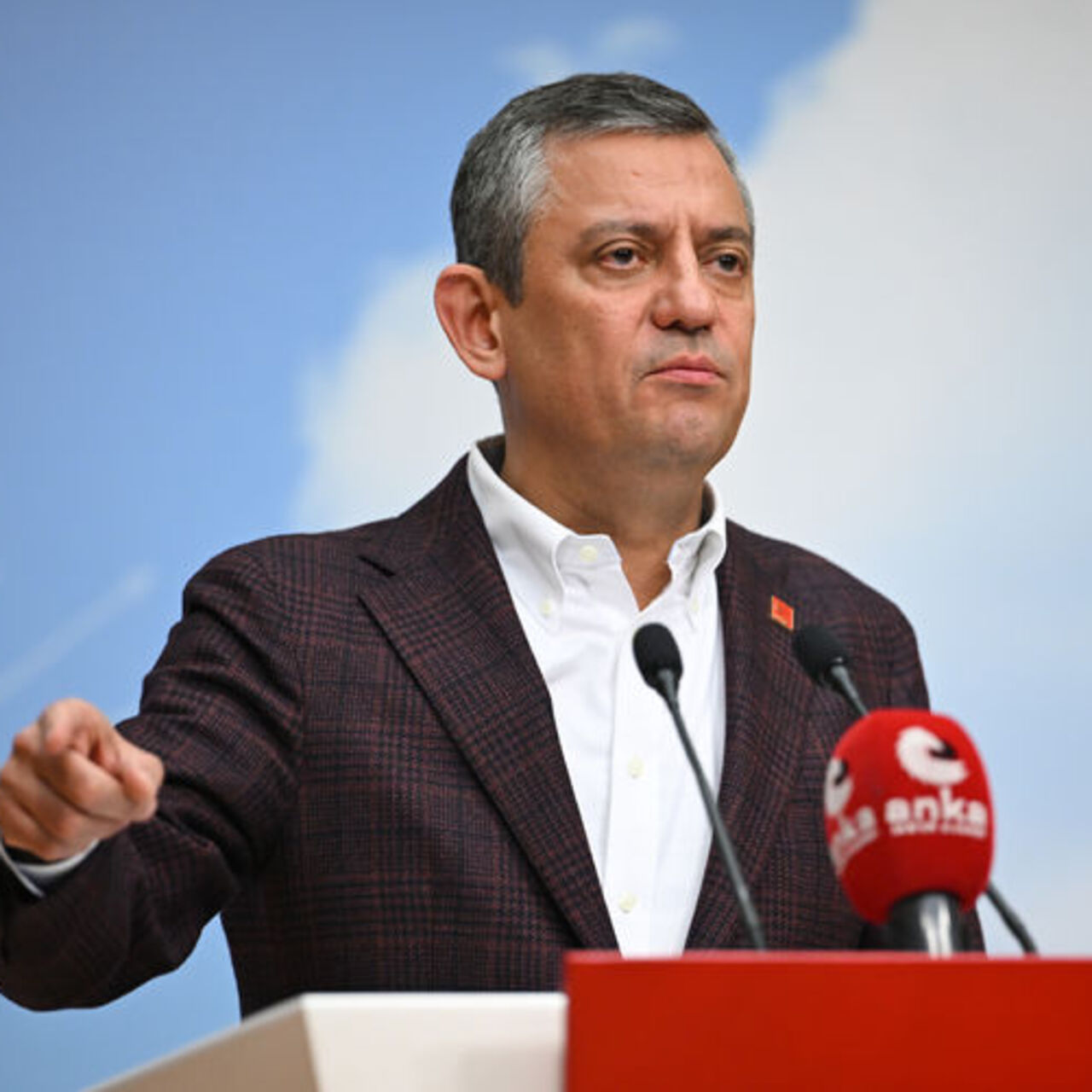 Özgür Özel’den İmamoğlu’na ziyaret
