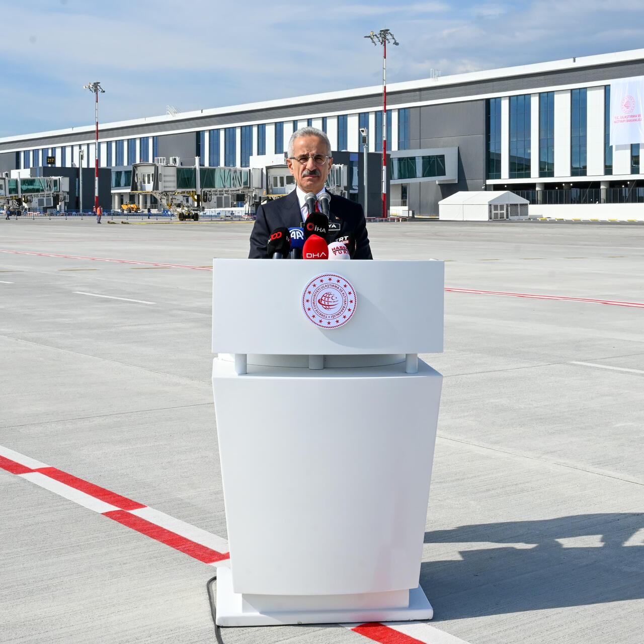 Antalya Havalimanı yeni terminal binaları açılıyor