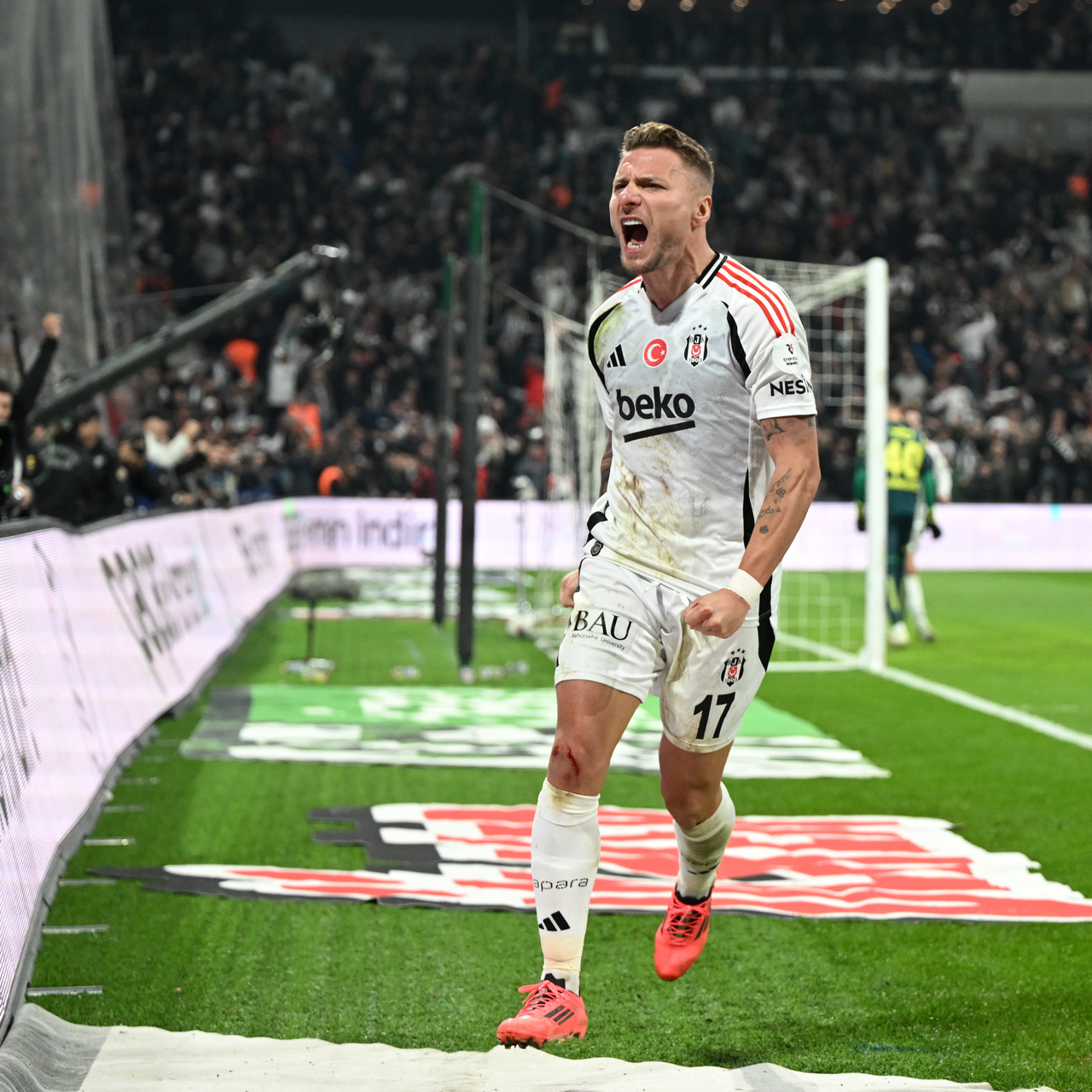 Beşiktaş, derbide 20 yıl sonra duble peşinde!