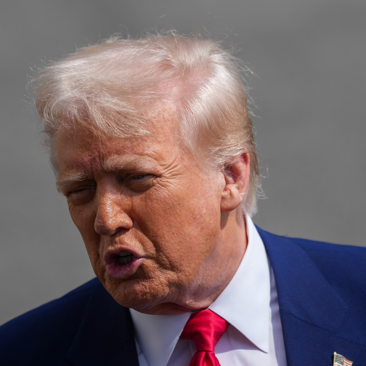 Trump’tan ünlü şarkıcıya tehdit
