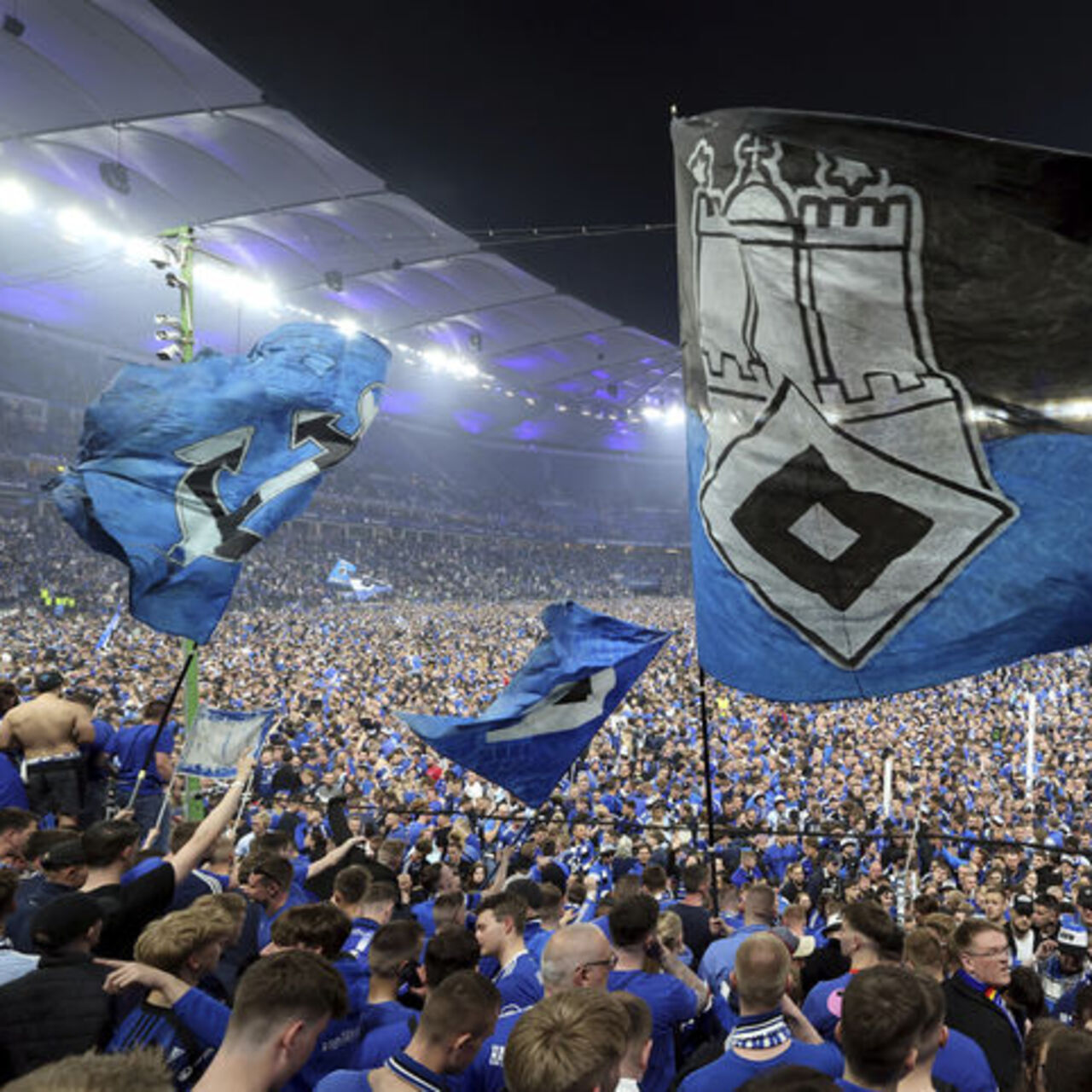 Bundesliga’da izdiham: 26 taraftar yaralandı