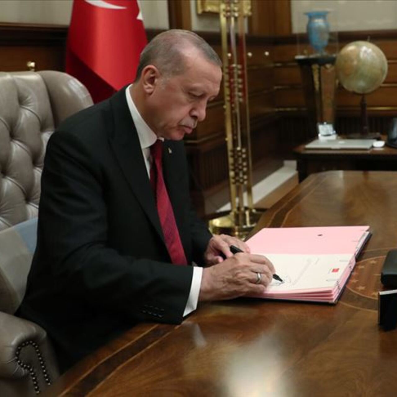 Cumhurbaşkanı Erdoğan, HSK’ya 4 yeni üye atadı