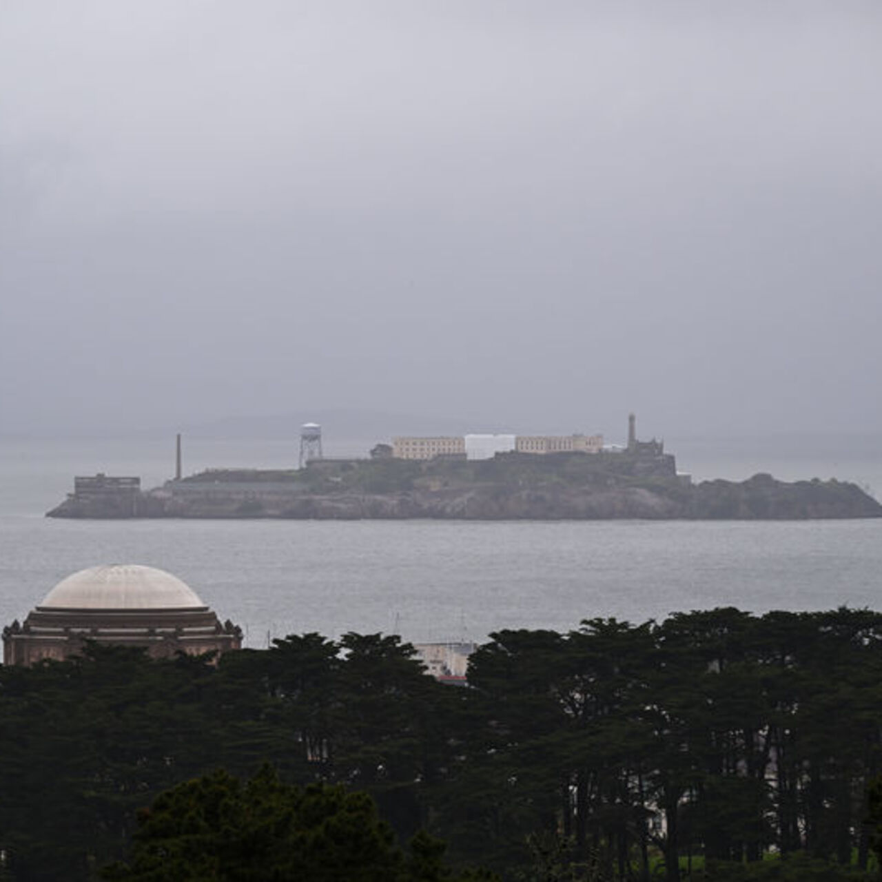 Trump talimat verdi: “Alcatraz hapishanesi açılsın”