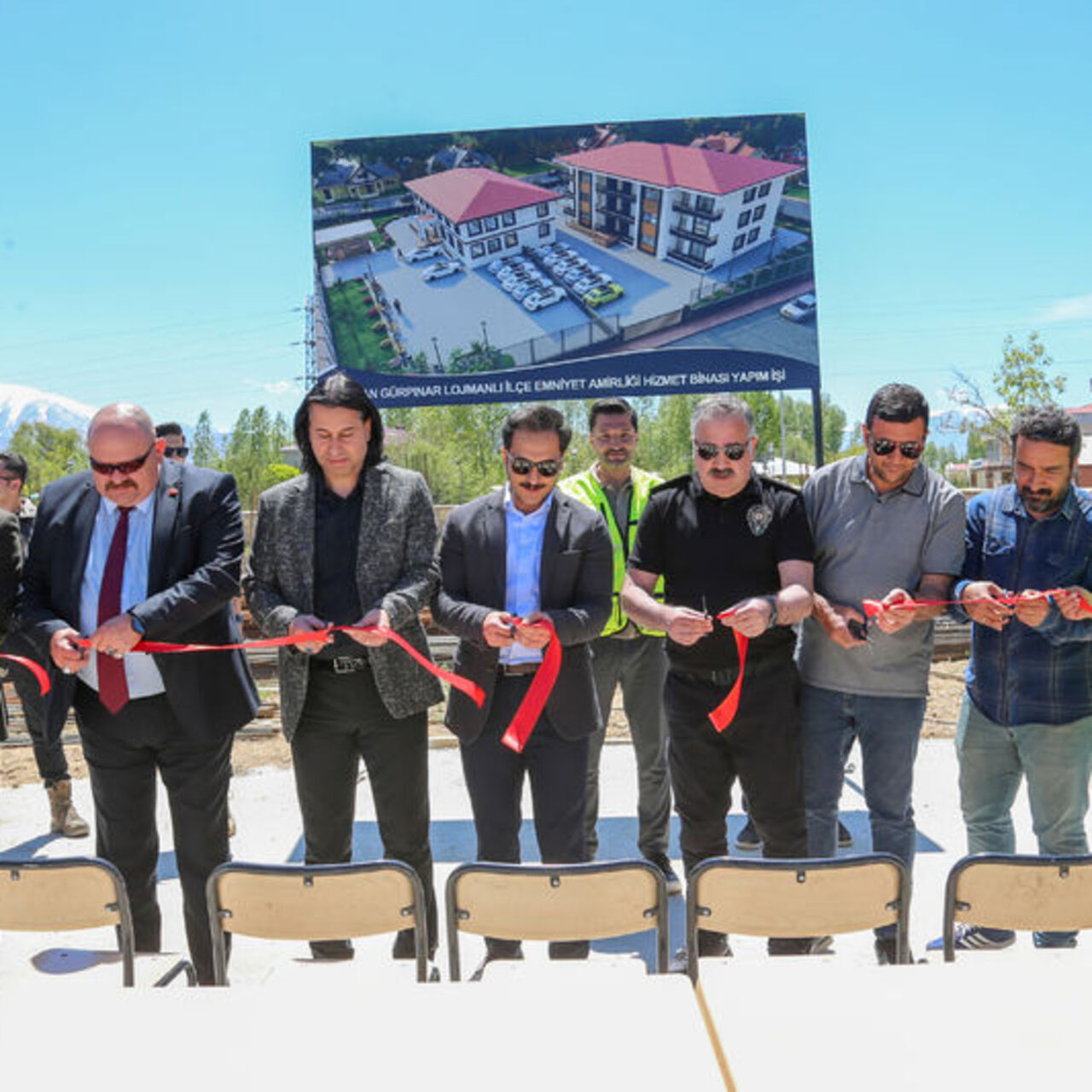 Gürpınar’da emniyet binası ve lojman temeli