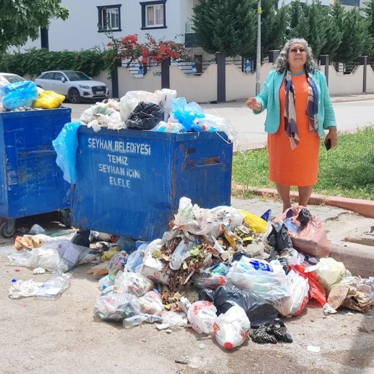 Seyhan’da mahallelinin çöp tepkisi