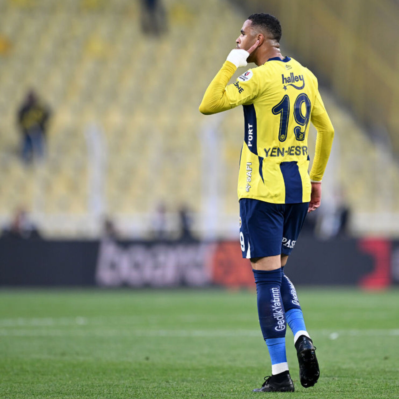Kadıköy’de En-Nesyri’den tepki çeken hareket!