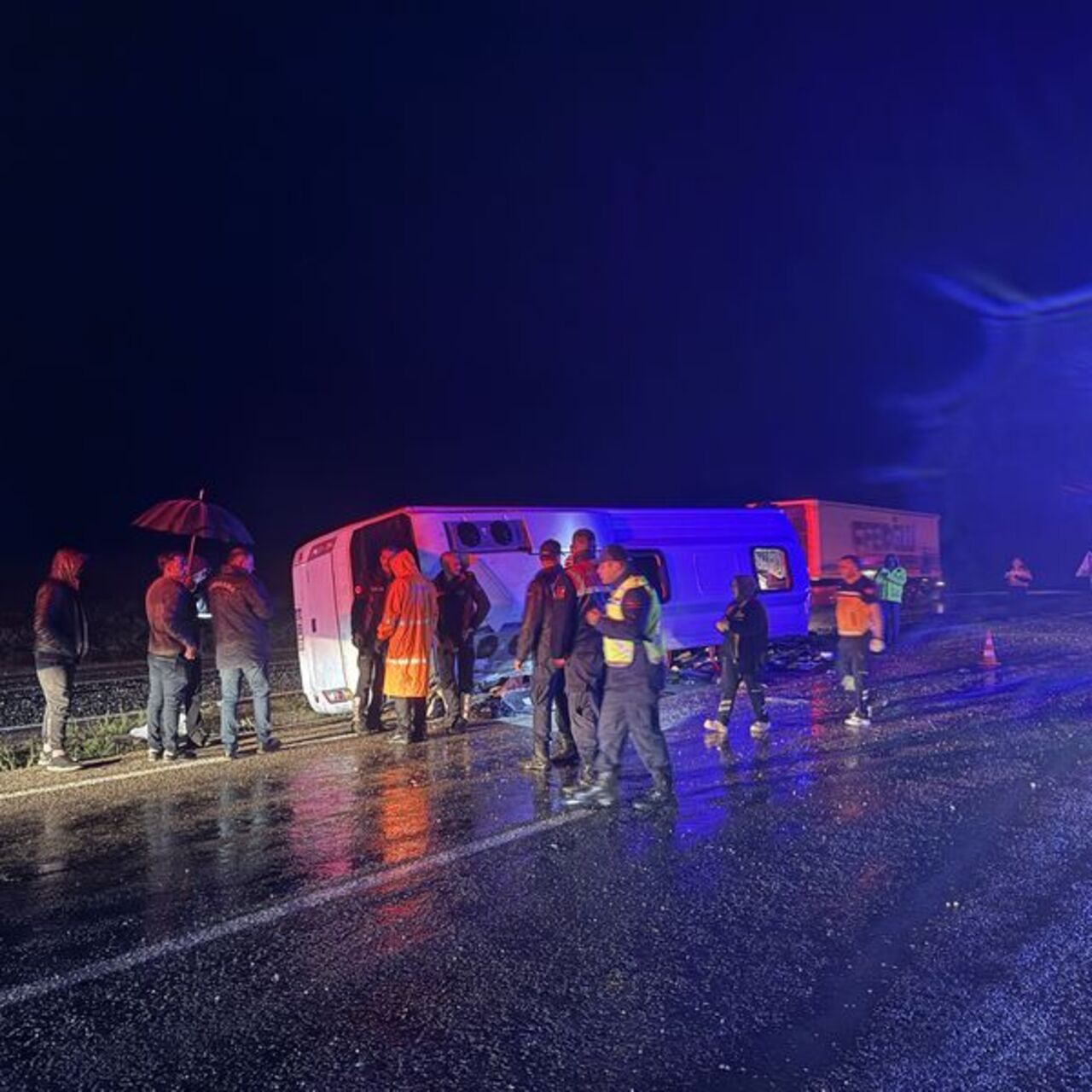 Kahramanmaraş’ta minibüs devrildi: 1 ölü, 22 yaralı