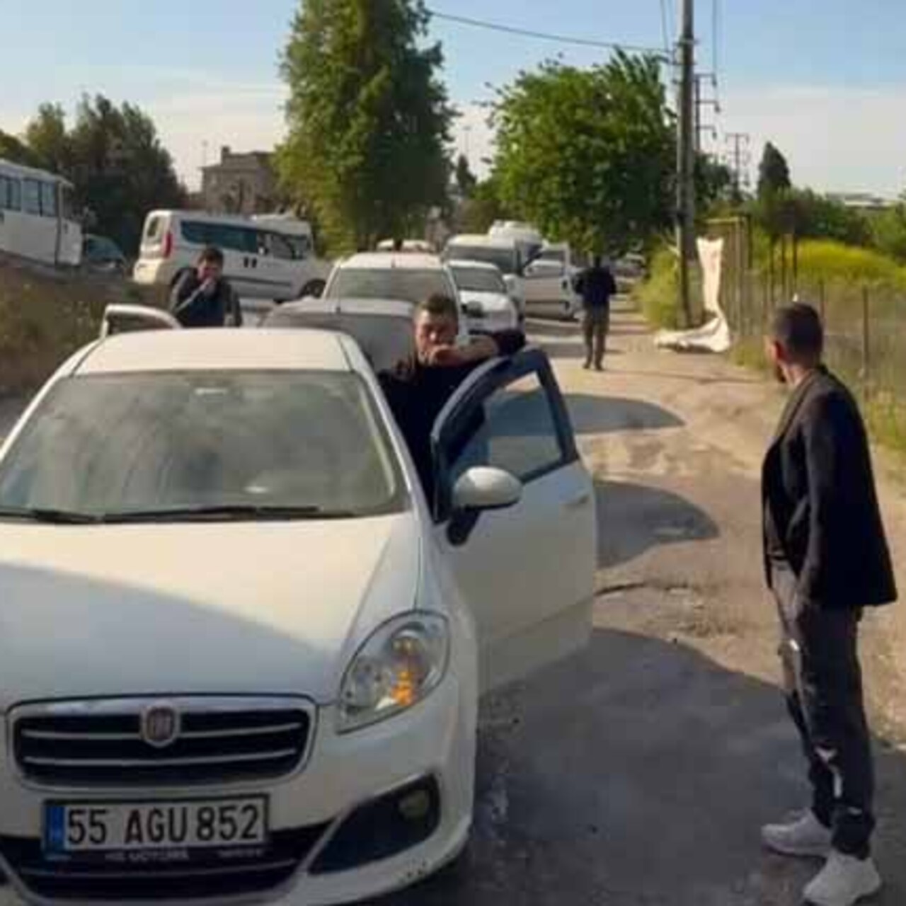 Kavga kuyruğa yol açtı!