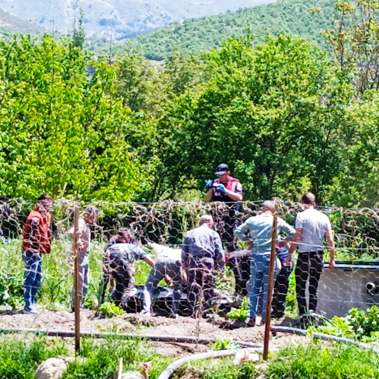 Yaşlı adam kuyuya düştü!