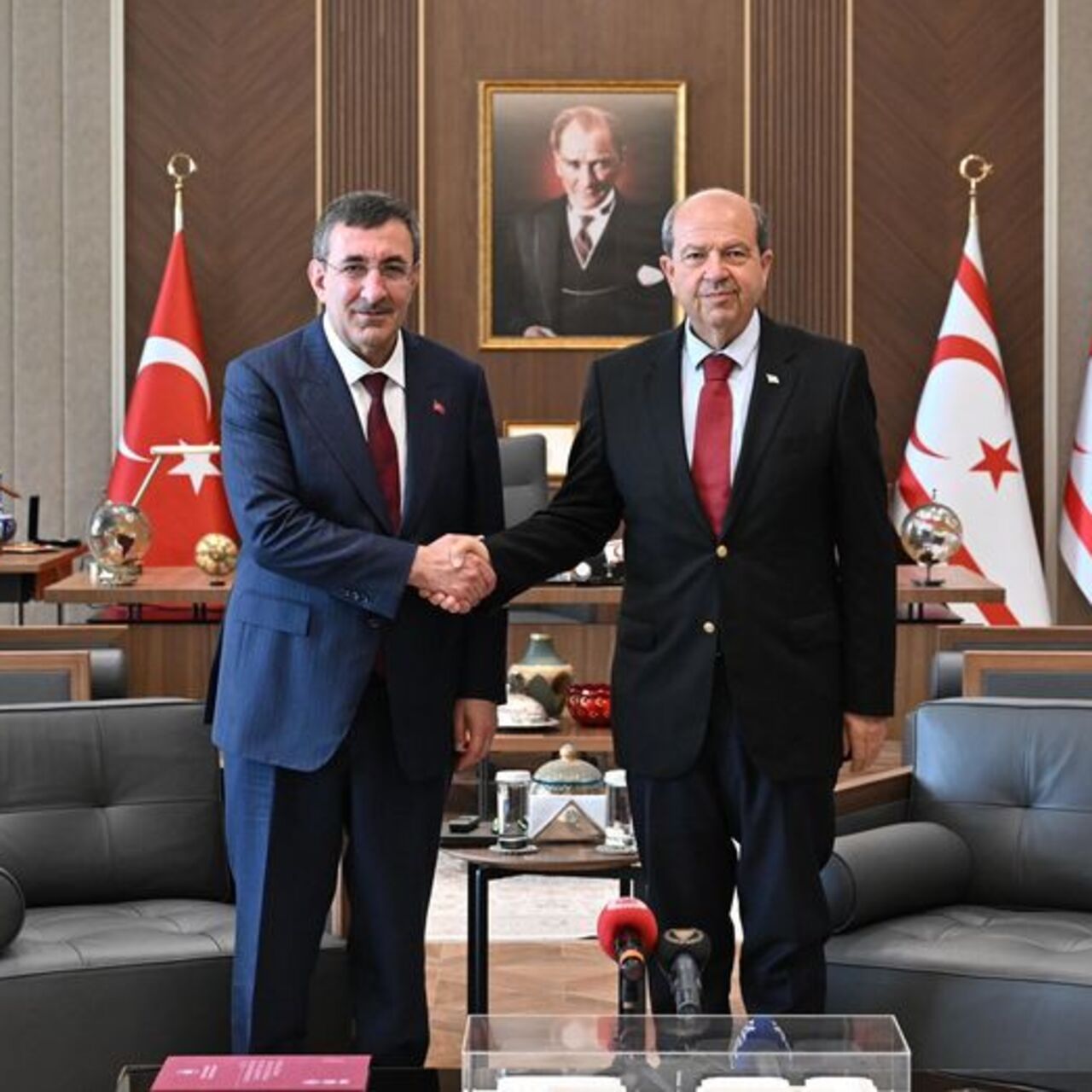 Cumhurbaşkanı Yardımcısı Yılmaz, KKTC Cumhurbaşkanı Tatar ile bir araya geldi