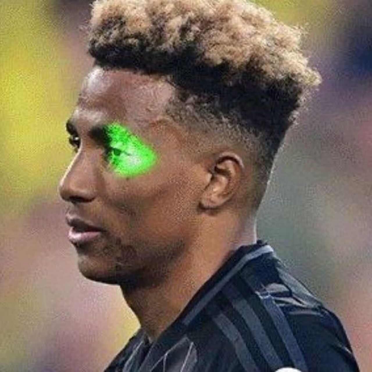 Lazer tutan taraftar gözaltında!