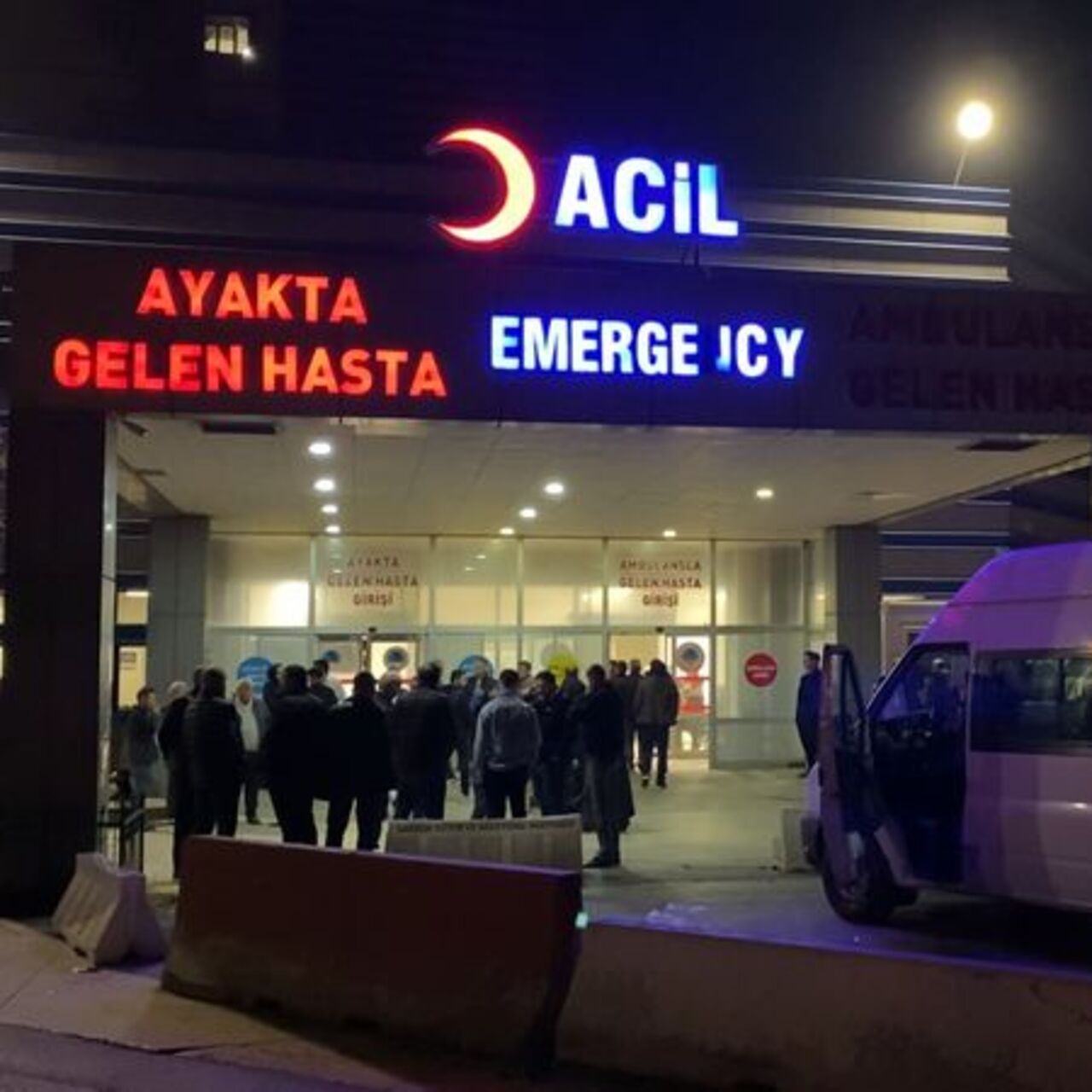 225 kişi tavuktan zehirlendi!