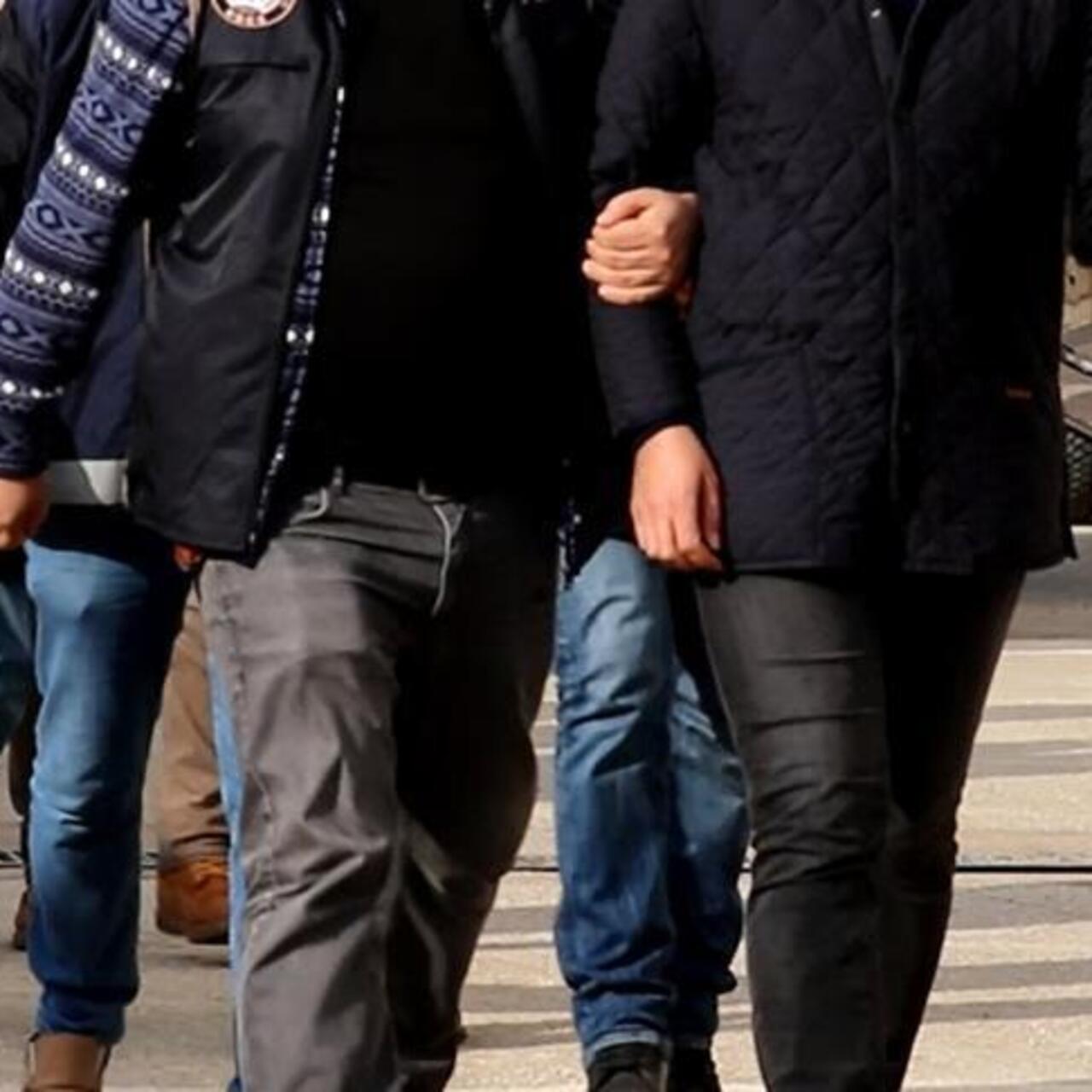 Cumhurbaşkanına hakaretten tutuklandılar