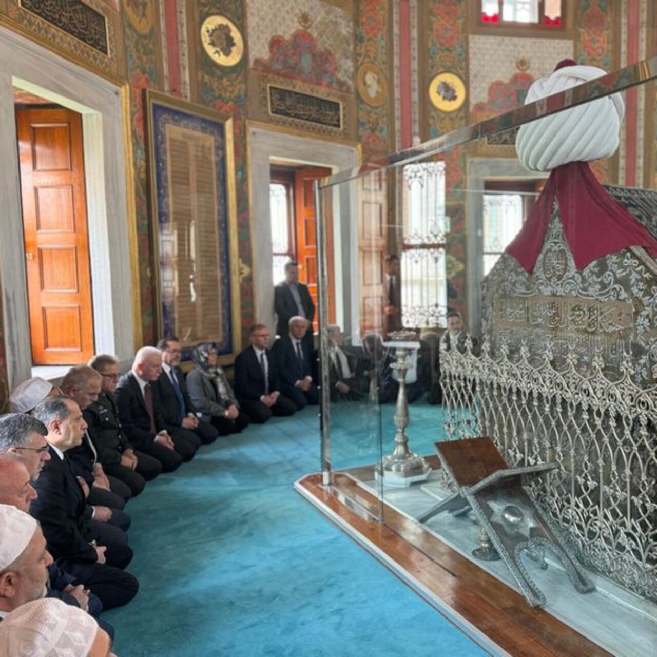 Fatih Sultan Mehmet kabri başında anıldı